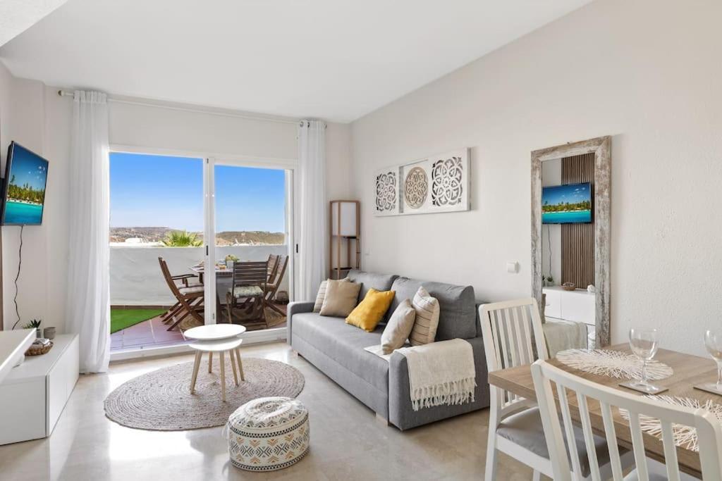 Beautiful 3 Bed Stylish & Cozy Apartment - Susanna Suite Mijas Exterior photo